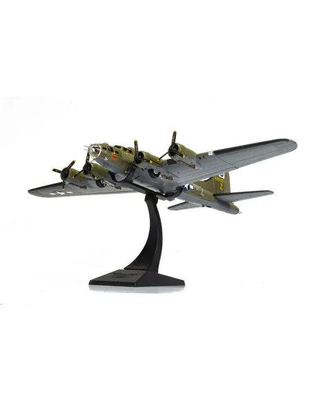 B-17F Flying Fortress - 'Royal Flush' - Lt Robert Rosie Rosenthal, ...