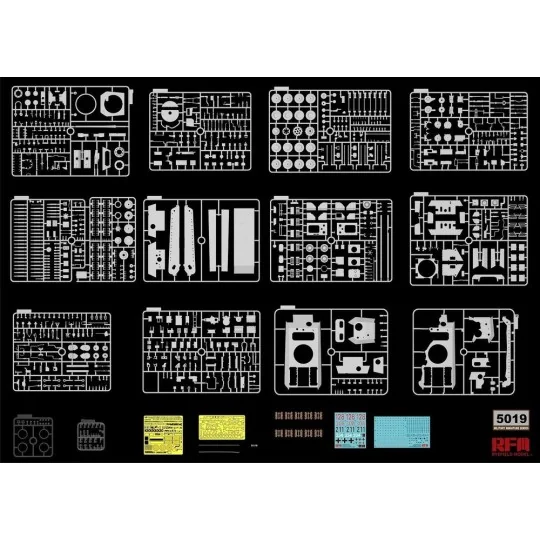 Panther Ausf.G with full interior & cut away parts, 1/35 - Rye Fiel...