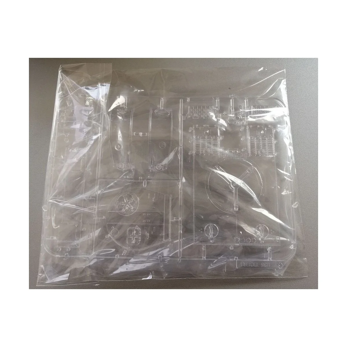 TIGER EARLY PRODUCTION W/FULL INTERIOR, 1/35 - Rye Field Model 5025