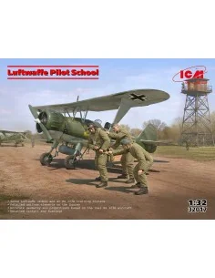 Luftwaffe Pilot School (Hs 123A (late) with crew), 1/32 - ICM 32017