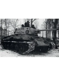 T-34-76 with Soviet Tank Riders, 1/35 - ICM 35368