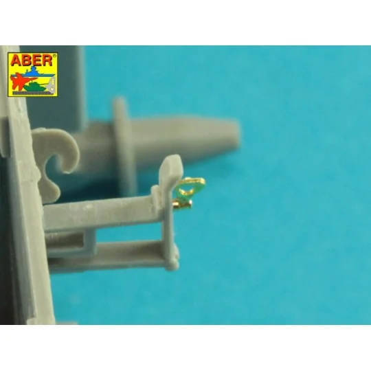 One wing nuts for German vehicles PE nuts with turned bolt x 26 pcs...