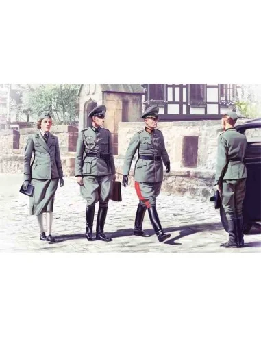 WWII German Staff Personnel (4 figures), 1/35 - ICM 35611