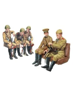 [NO_DESC] Soviet Army Servicemen (1979-1991), 1/35 - ICM 35636