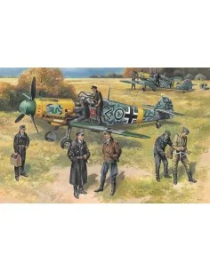 Bf 109F-2 with German Pilots and Ground Personnel, 1/48 - ICM 48803
