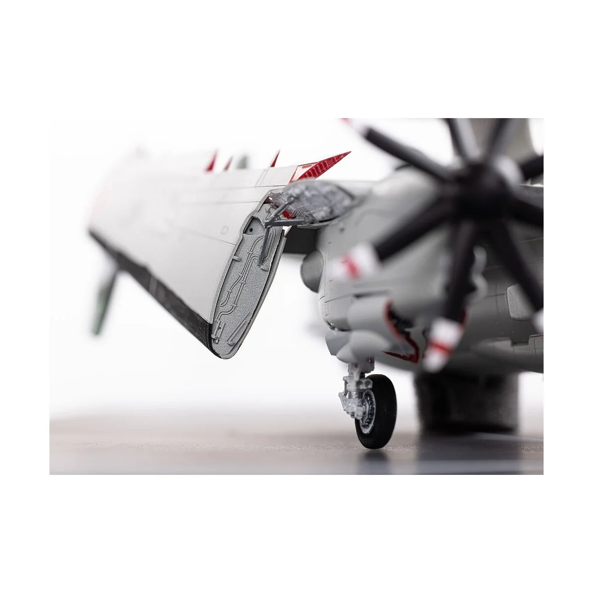 E-2C Hawkeye, 1/72 - Heller 82300 E-2C Hawkeye, 1/72 - Heller 82300