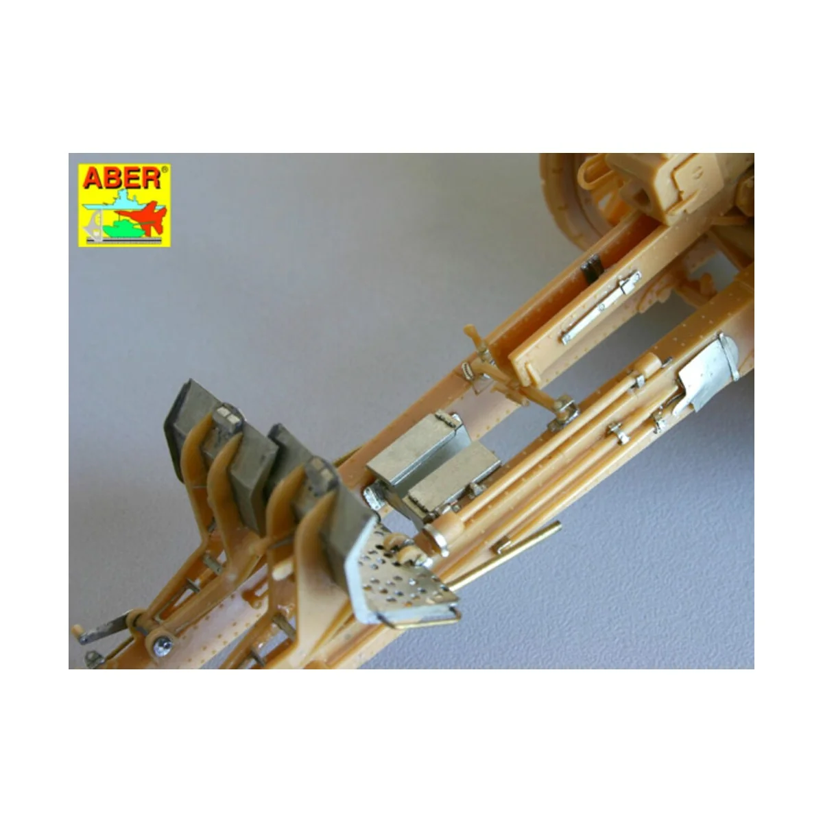 German 105 mm howitzer LeFH 18, 1/35 - Aber Models 35154