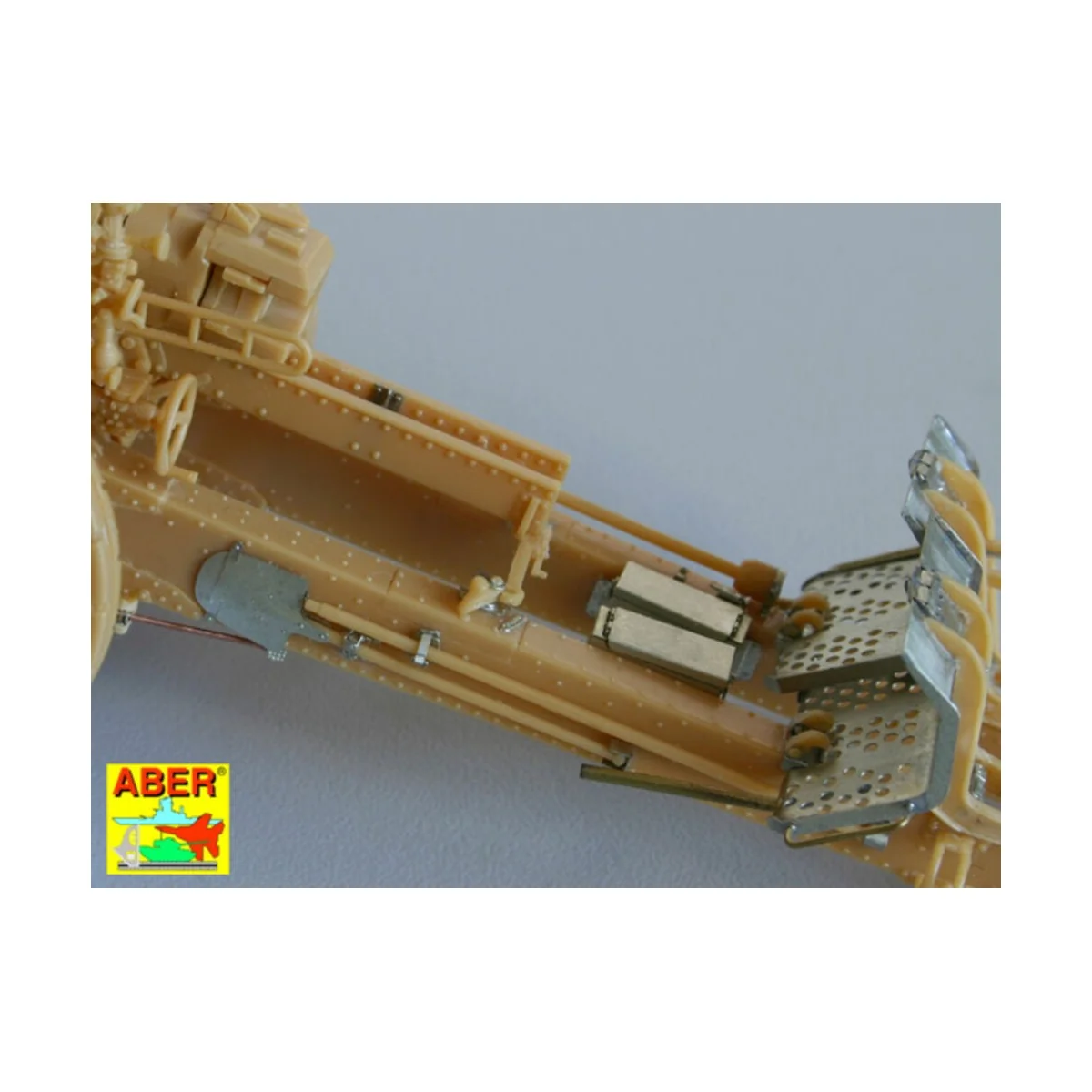 German 105 mm howitzer LeFH 18, 1/35 - Aber Models 35154