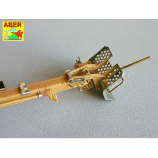 German 105 mm howitzer LeFH 18, 1/35 - Aber Models 35154