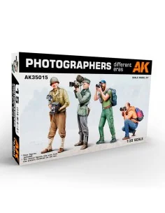 Photographers (DIFFERENT ERAS) 1/35., 1/35 - AK Interactive AK35015