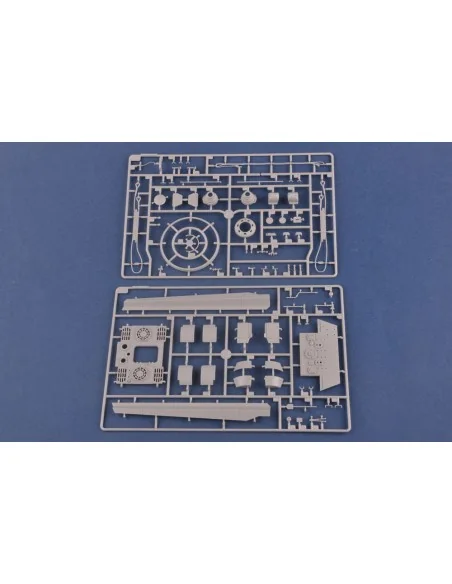 [NO_DESC] Pz.Kpfw.VI Sd.Kfz.181 Tiger II(Henschel, 1/35 - Hobby Bos...