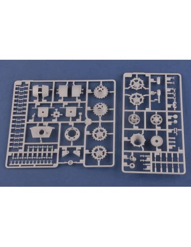 [NO_DESC] Pz.Kpfw.VI Sd.Kfz.181 Tiger II(Henschel, 1/35 - Hobby Bos...