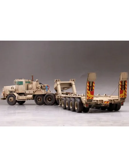 M911 C-HET w/m747 Heavy Equipment Semi- Trailer, 1/35 - Hobby Boss ...
