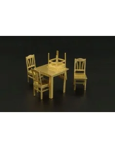 Table and chairs, 1/72 - Brengun BRL72013