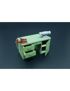 Workbench with table grinder and vise, 1/35 - Hauler HLU35116