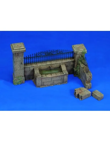 Wall with fountain, 1/35 - Royal Model RM009