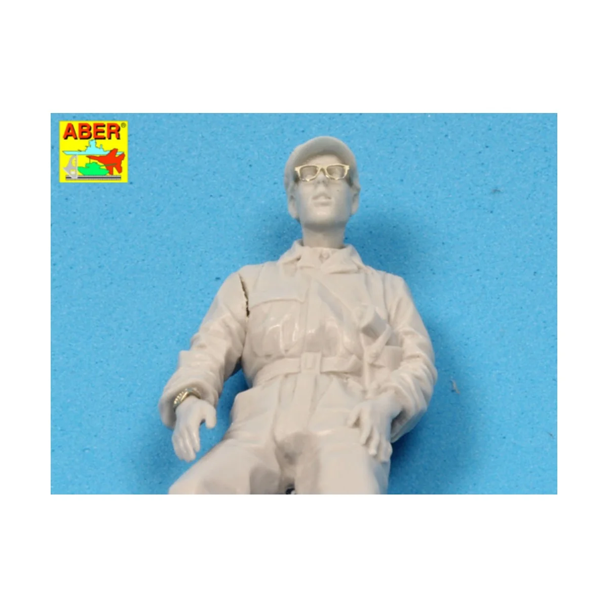 Glasses and watches, 1/35 - Aber Models 35 A124