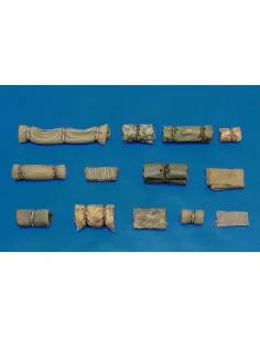 Tentpaks and bedrolls-n.1, 1/35 - Royal Model RM070