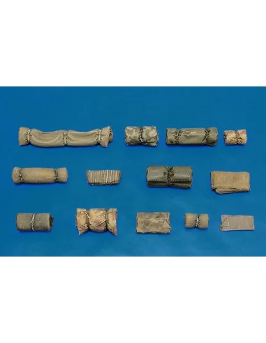 Tentpaks and bedrolls-n.1, 1/35 - Royal Model RM070