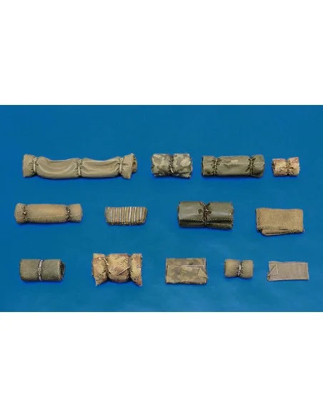 Tentpaks and bedrolls-n.1, 1/35 - Royal Model RM070
