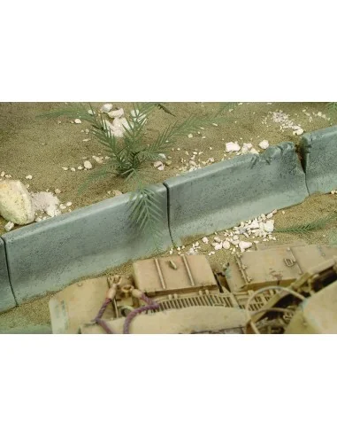 Road accessories n.1, 1/35 - Royal Model RM084