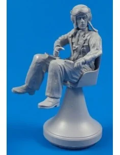 WW II Italian Fiat G-50 Sitting Pilot, 1/32 - CMK 129-F32315 2