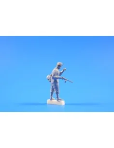 Soviet Soldier with Machinegun (1Fig.), 1/35 - CMK 129-F35225 2