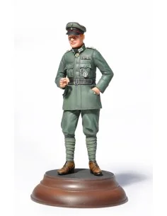 Ernst Udet. WW1 Flying Ace, 1/16 - MiniArt 16030 2