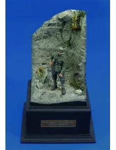 Unterofizier Gebirgstruppe - WWII 'with base', 1/35 - Royal Model R...