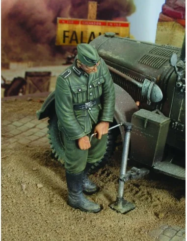 German infantry with Jack - WWII, 1/35 - Royal Model RM183