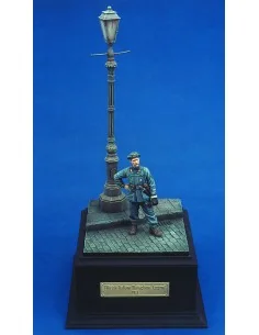 Italian Officer Btg. Azzurro (with base) WWII, 1/35 - Royal Model R...