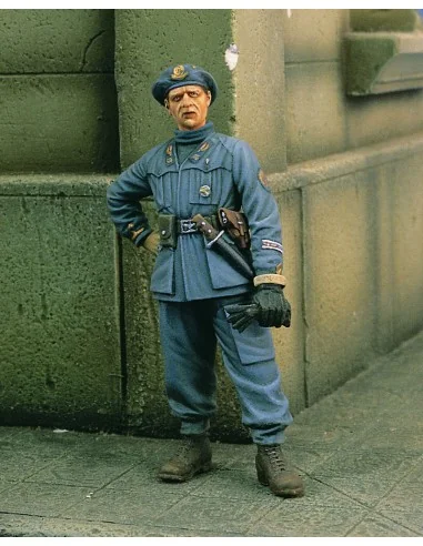 Italian Officer Btg. Azzurro - WWII, 1/35 - Royal Model RM251