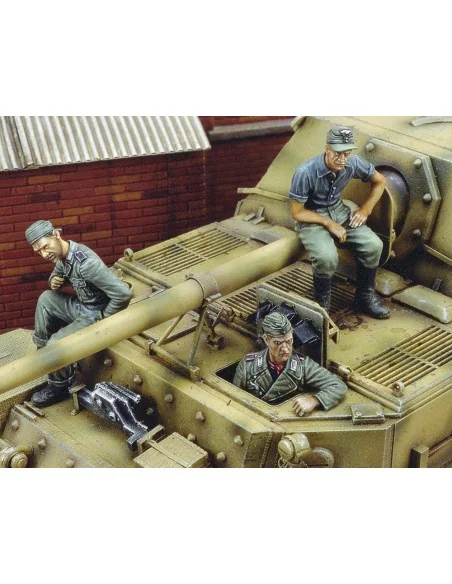 Ferdinand Crew-Part 1, 1/35 - Royal Model RM255