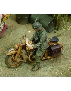 DKW German Motorcycle rider-WWII, 1/35 - Royal Model RM266