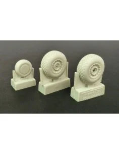 B-26 Marauder early wheels diamond tread, 1/72 - Plus model AL7043 2