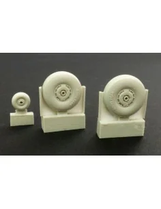 C-47 Skytrain wheels with cover, 1/72 - Plus model AL7044 2