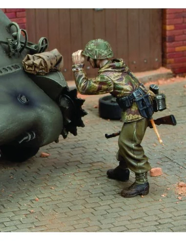 German Infantry Ardennes 1944, 1/35 - Royal Model RM405