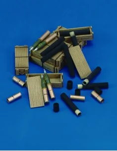 105 mm Ammo with Cases, 1/35 - Royal Model RM424