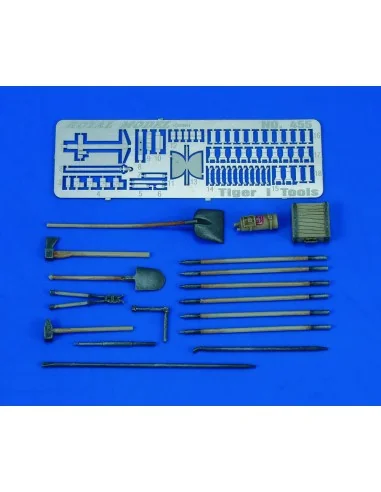 Tiger I Tools & Holders-WWII, 1/35 - Royal Model RM455