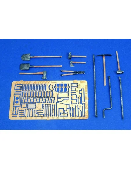 SD. Kfz. 250/251 Tool & Holder Set-WWII, 1/35 - Royal Model RM498
