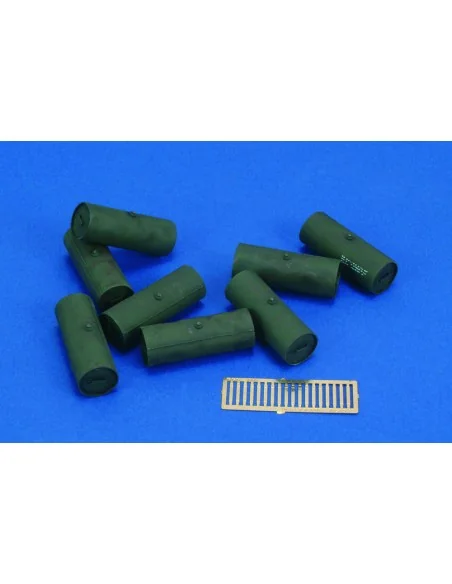 Fuel Tanks Russian tanks-WWII, 1/35 - Royal Model RM499