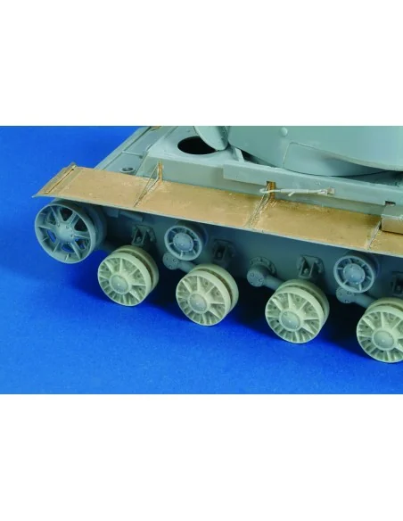 Wheels KVI/KV85 & KV18 'SU152', 1/35 - Royal Model RM530