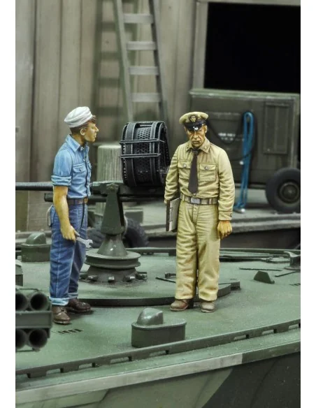 [NO_DESC] U.S. sailor and navy officer-WWII, 1/35 - Royal Model RM536