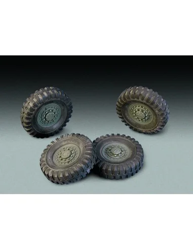 Wheels Staghound (for Italeri/Bronco kit, 1/35 - Royal Model RM558