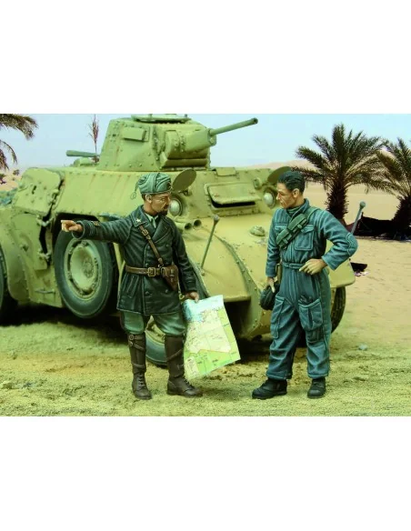 [NO_DESC] Italian Captain and tanker-WWII, 1/35 - Royal Model RM567