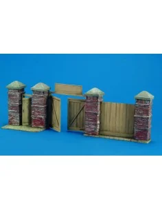East European Wall Section, 1/35 - Royal Model RM568
