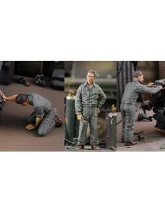 Mechanics-3 fig., 1/35 - Royal Model RM590