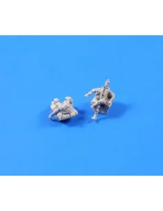 WWII German pilots at rest (2 fig), 1/72 - CMK 129-F72229