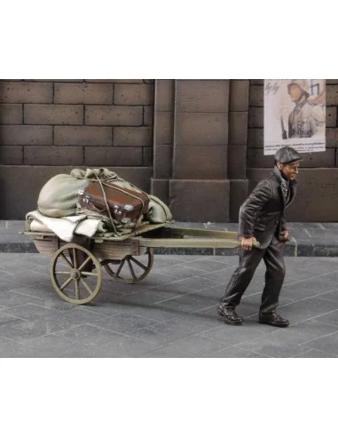 Evacuee pulling cart, 1/35 - Royal Model RM628