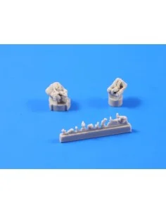 WWII German pilots at rest (2 fig), 1/72 - CMK 129-F72229 2
